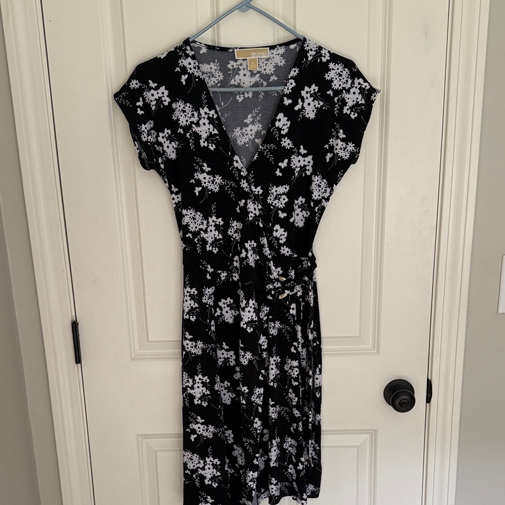 Michael Kors Black and White Floral Midi Dress new without tags